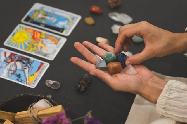 Ljubavni tarot – simbolika emocija i odnosa.